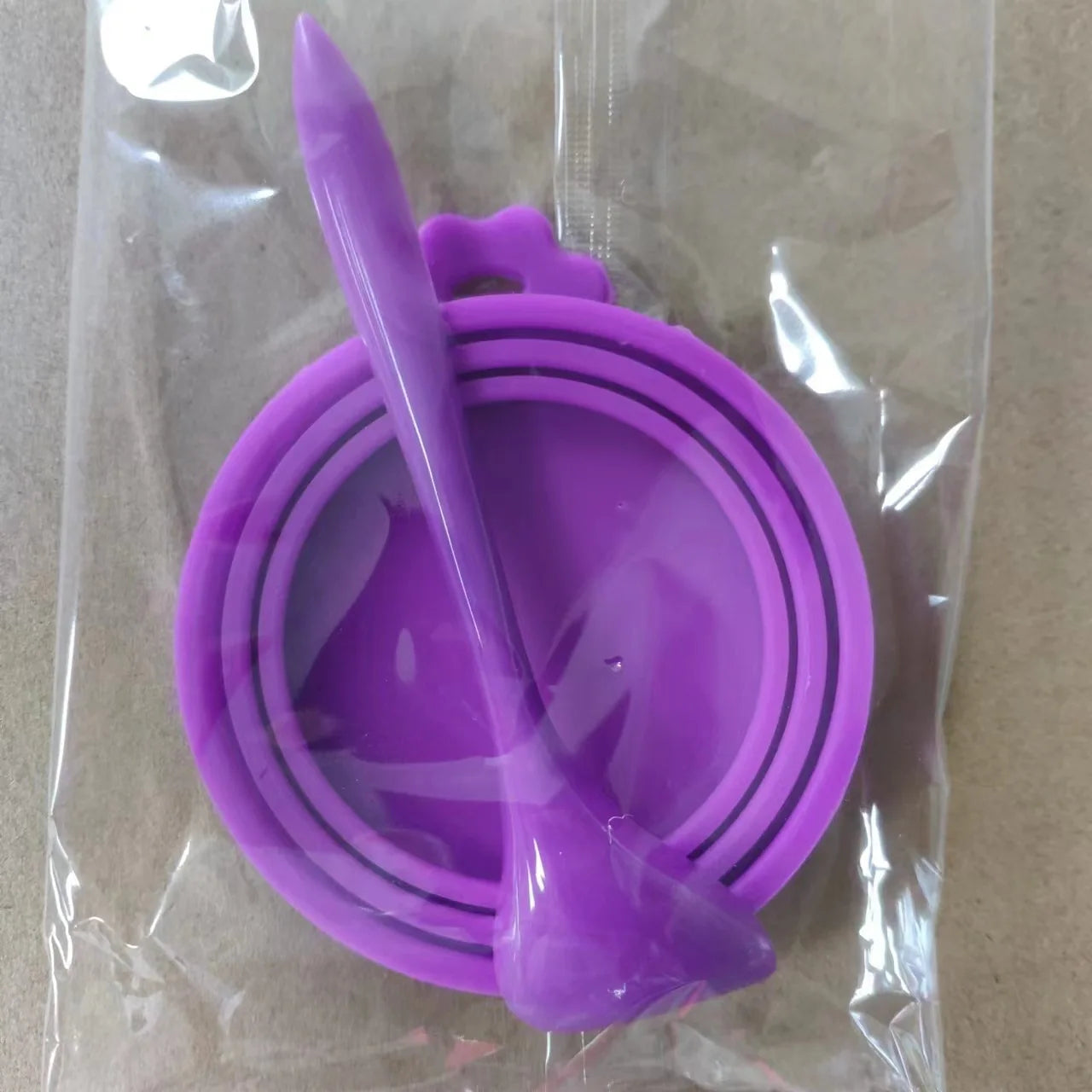 Reusable Silicone Pet Can Cover Fresh-keeping Cover with Spoon